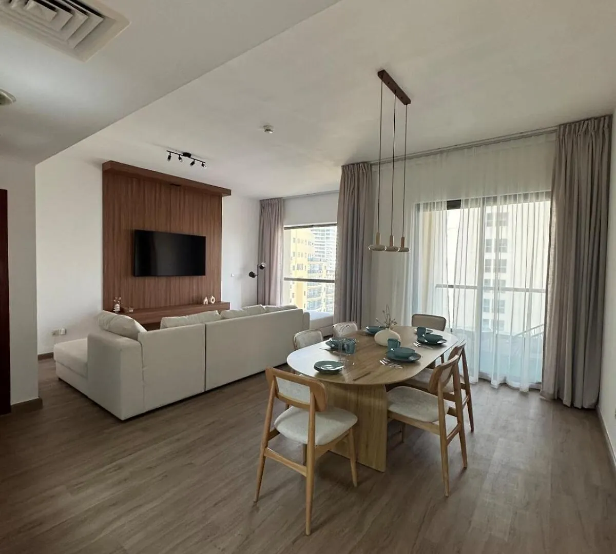 2Br Close To The Beach - Projector Nights Dubai