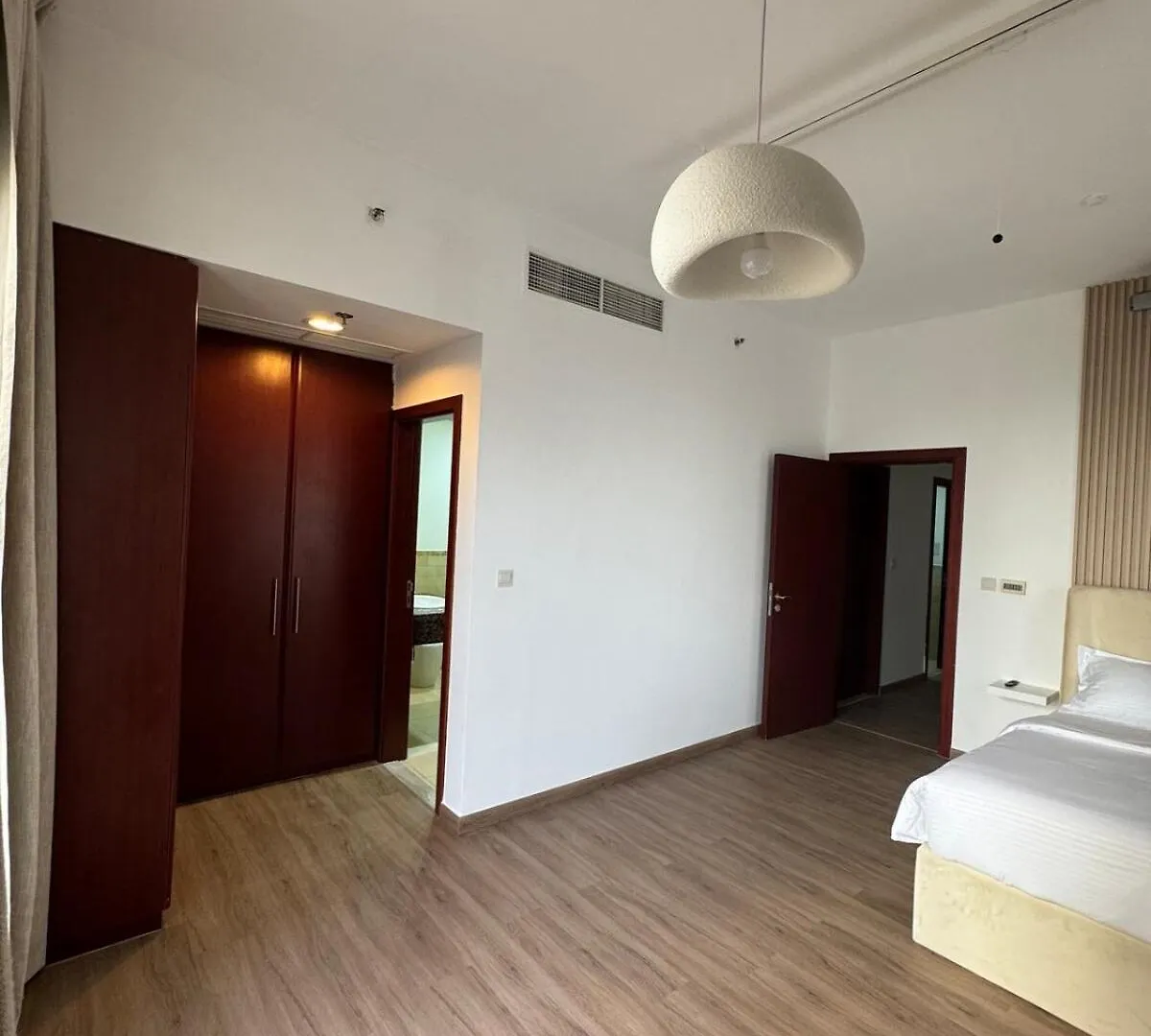 2Br Close To The Beach - Projector Nights Dubai