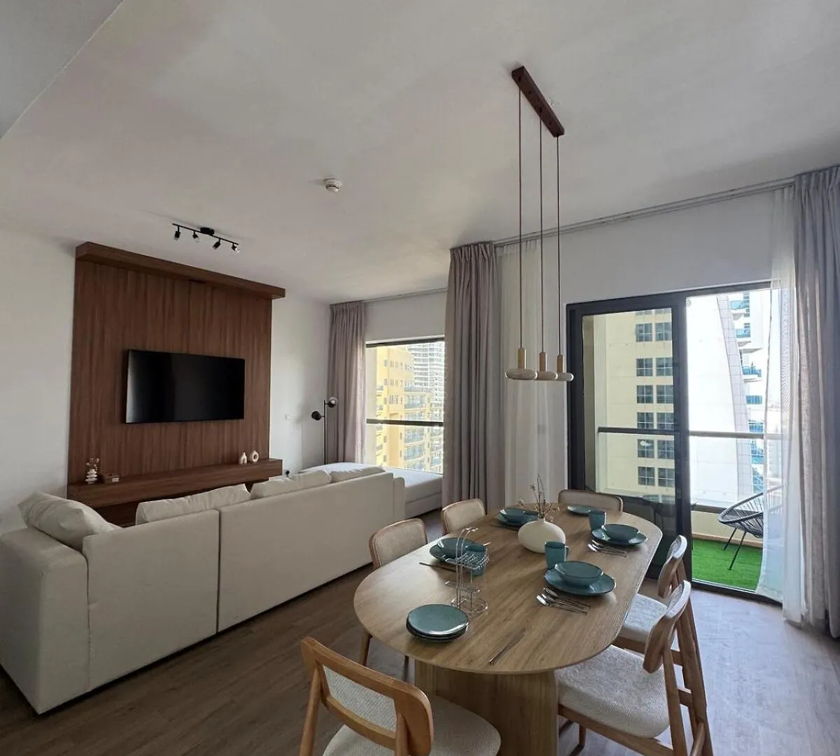 Apartment 2Br Close To The Beach - Projector Nights Dubai