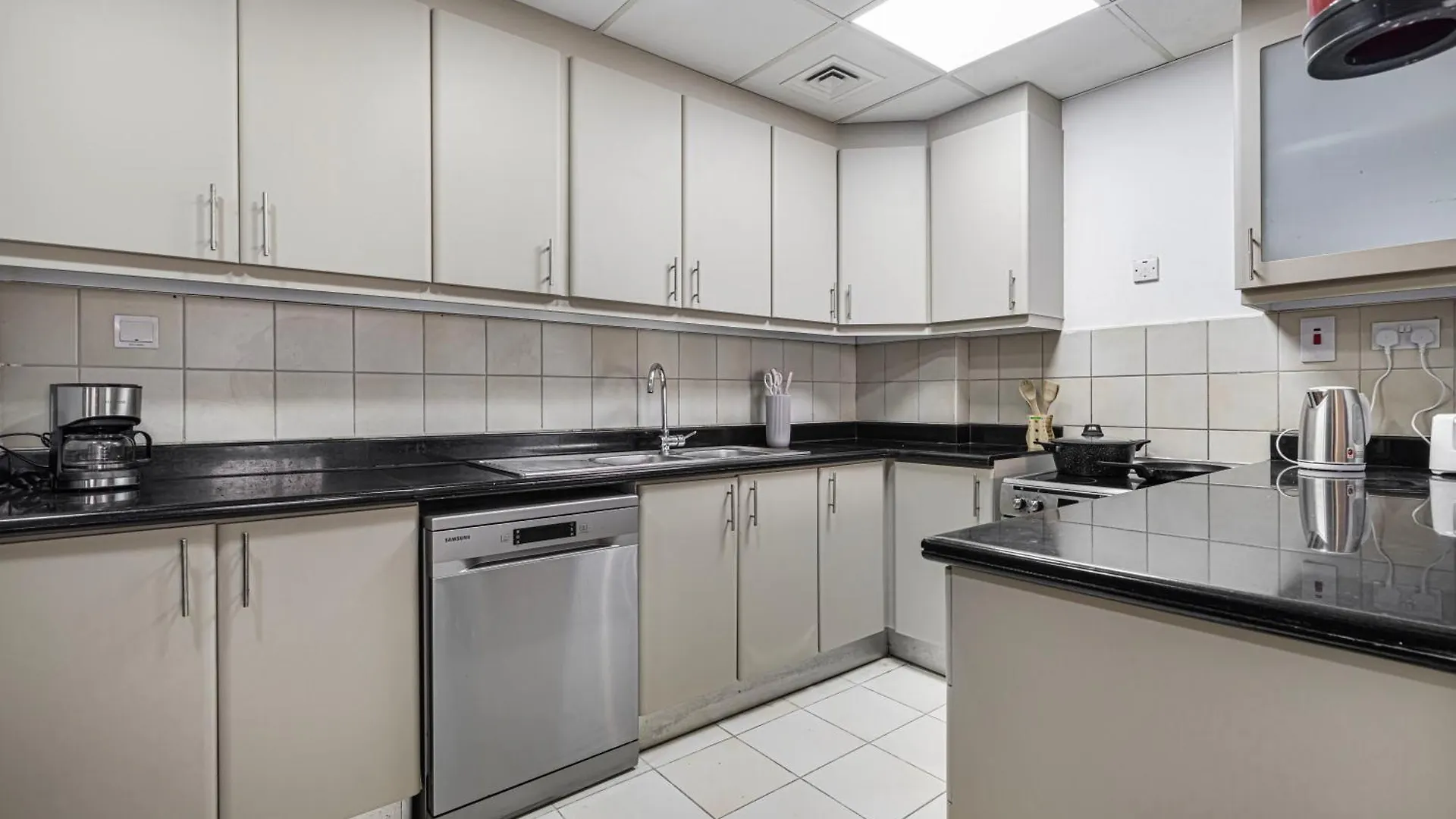 2Br Close To The Beach - Projector Nights Dubai Apartment