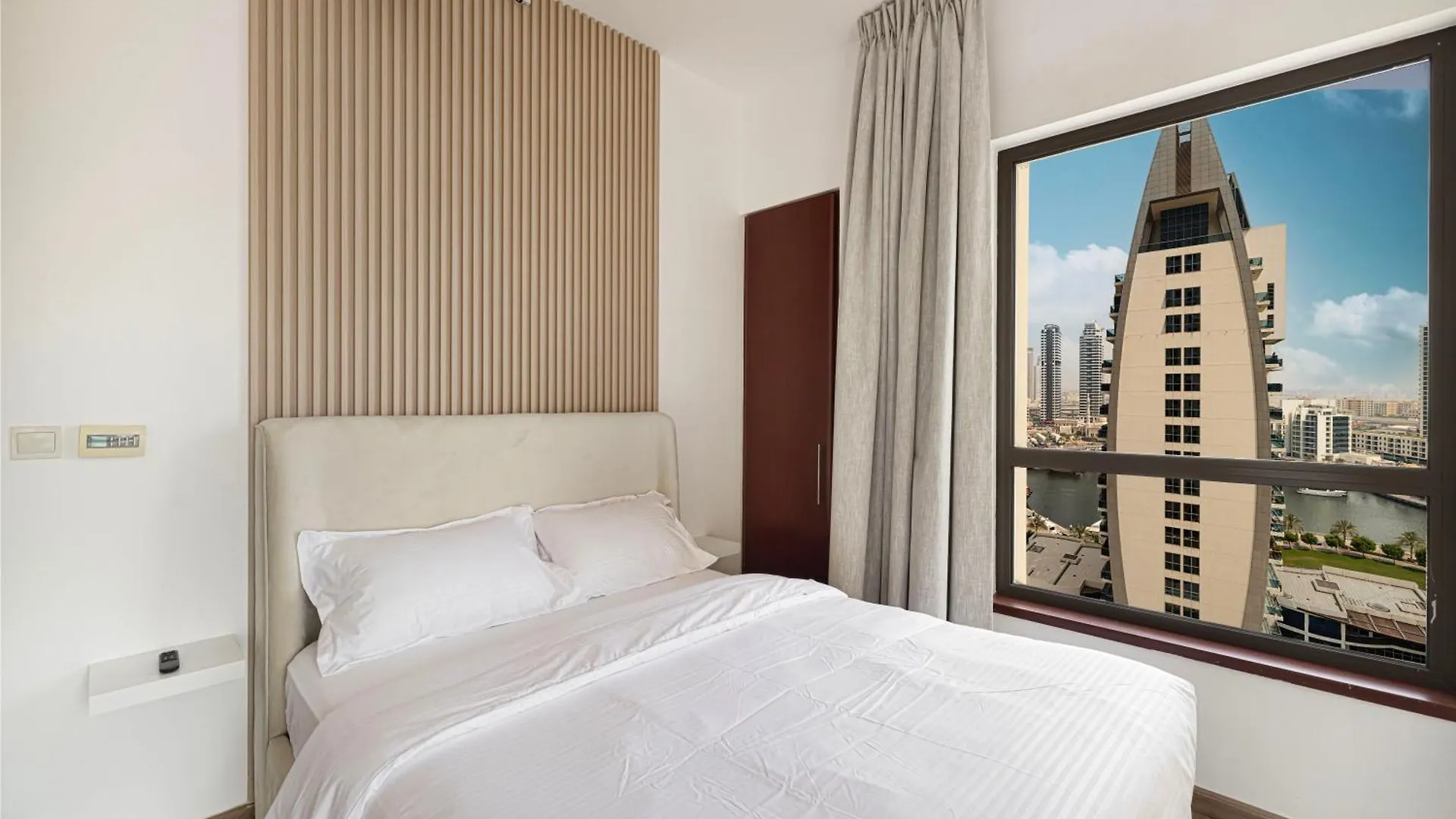 2Br Close To The Beach - Projector Nights Dubai