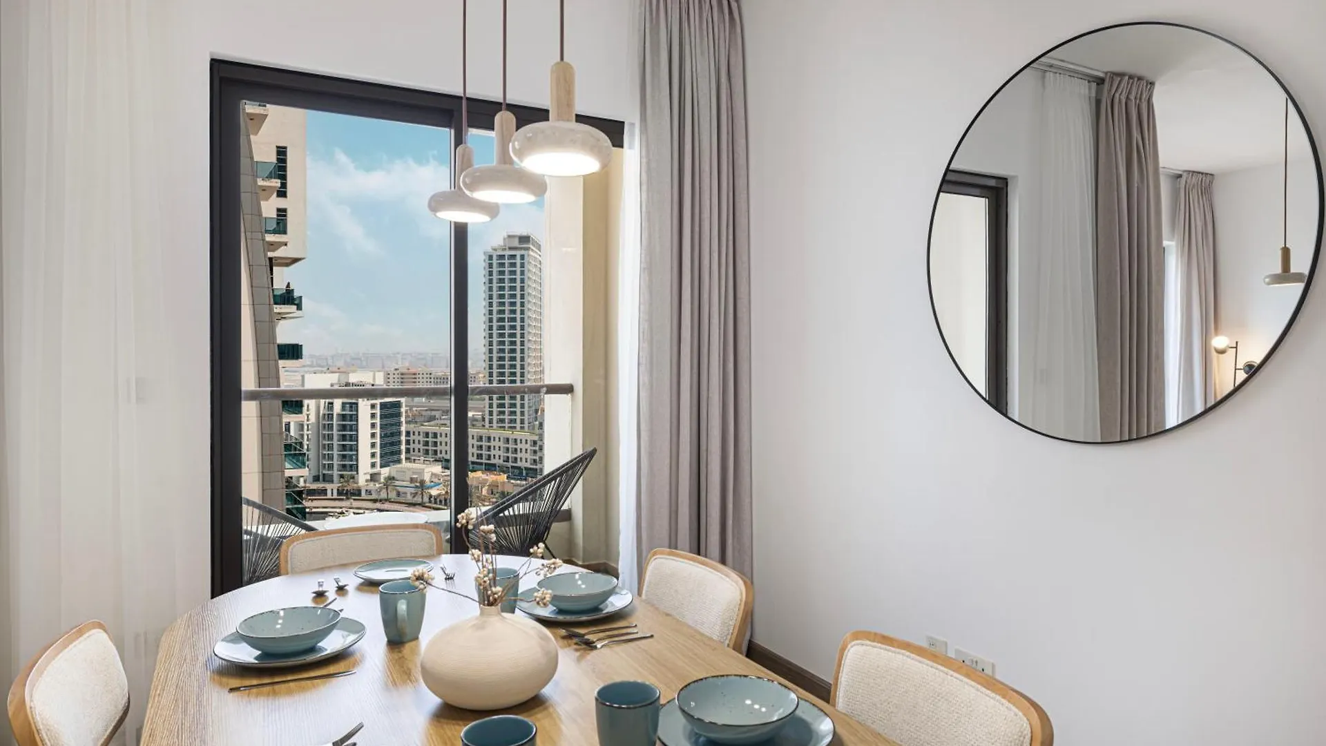 דובאי 2Br Close To The Beach - Projector Nights